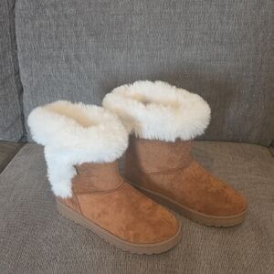 Sonoma Goods For Life Girls Cozy Boots In Chestnut, Fur-Lined, NWOT, Size 3.